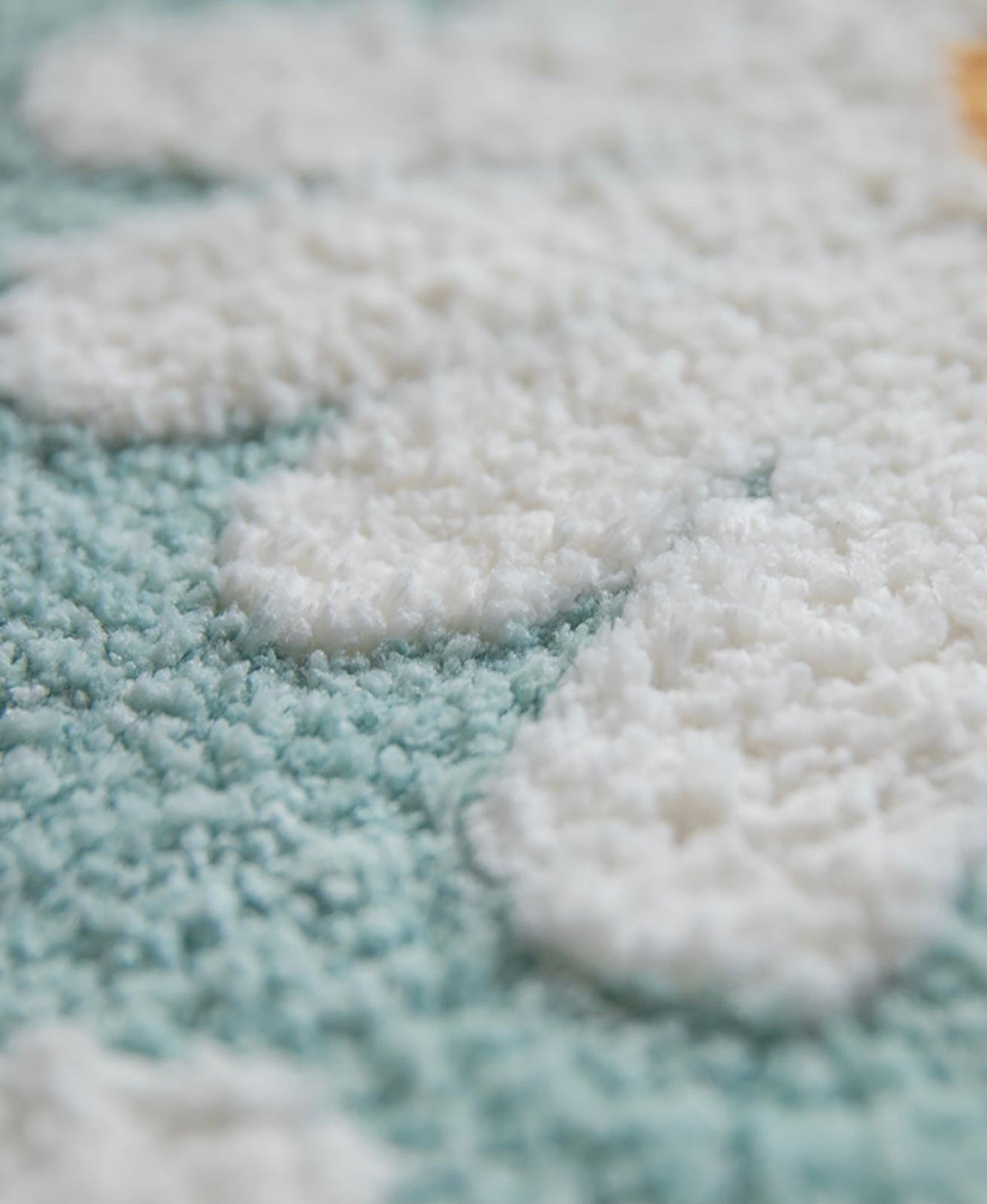 Cute Daisy Bath Mat – Ultra-Absorbent Plush Bathroom Rug